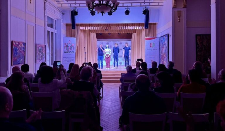 Stand-up-turné indult Kárpátalján