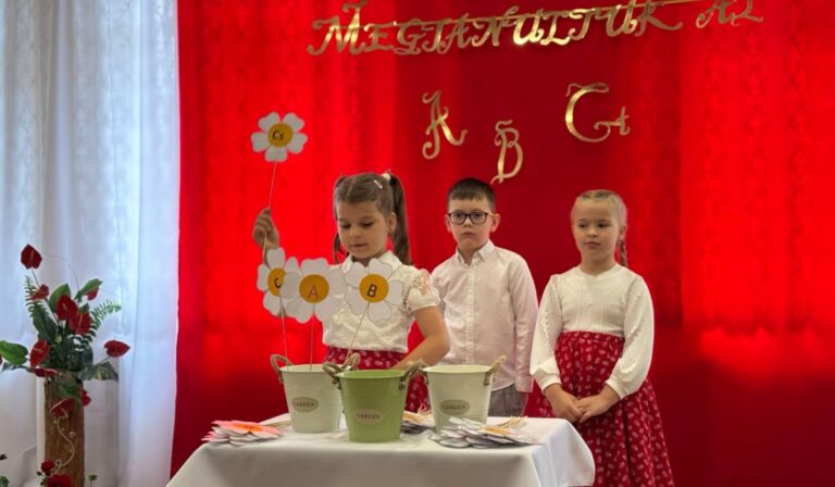 Megtanultuk az ABC-t! – ünnepeltek a mátyfalvai első osztályosok