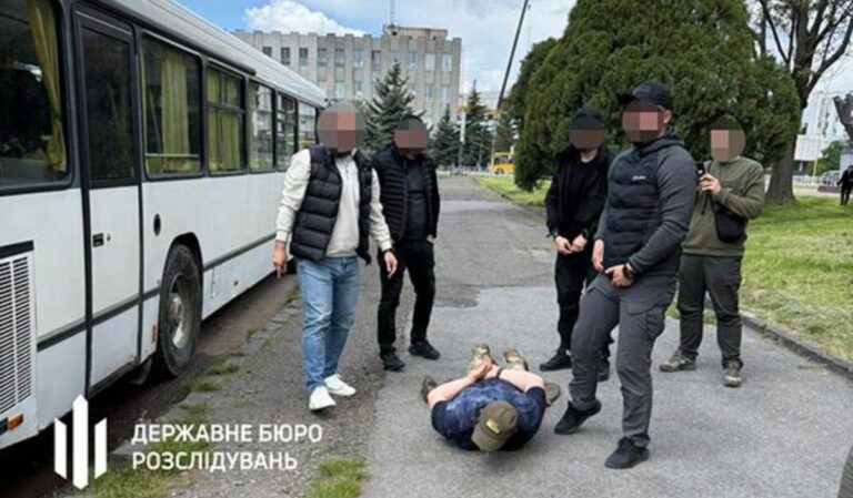 Őrizetbe vettek egy határőrt Ungváron