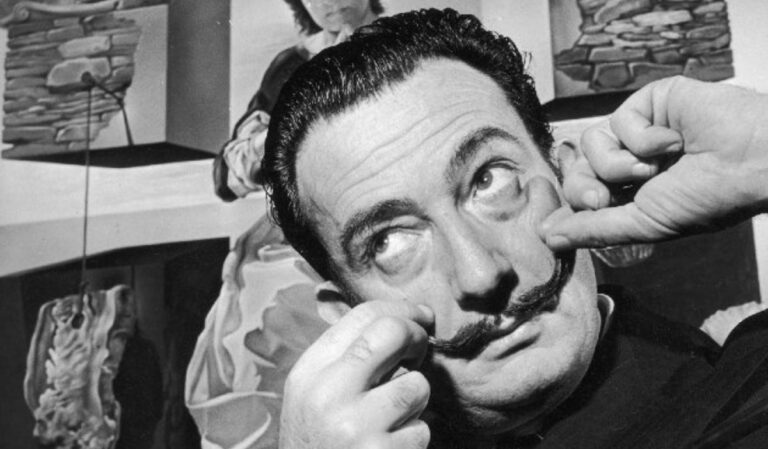 121 éve született Salvador Dalí
