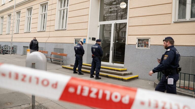 Bombafenyegetés osztrák tanintézményekben