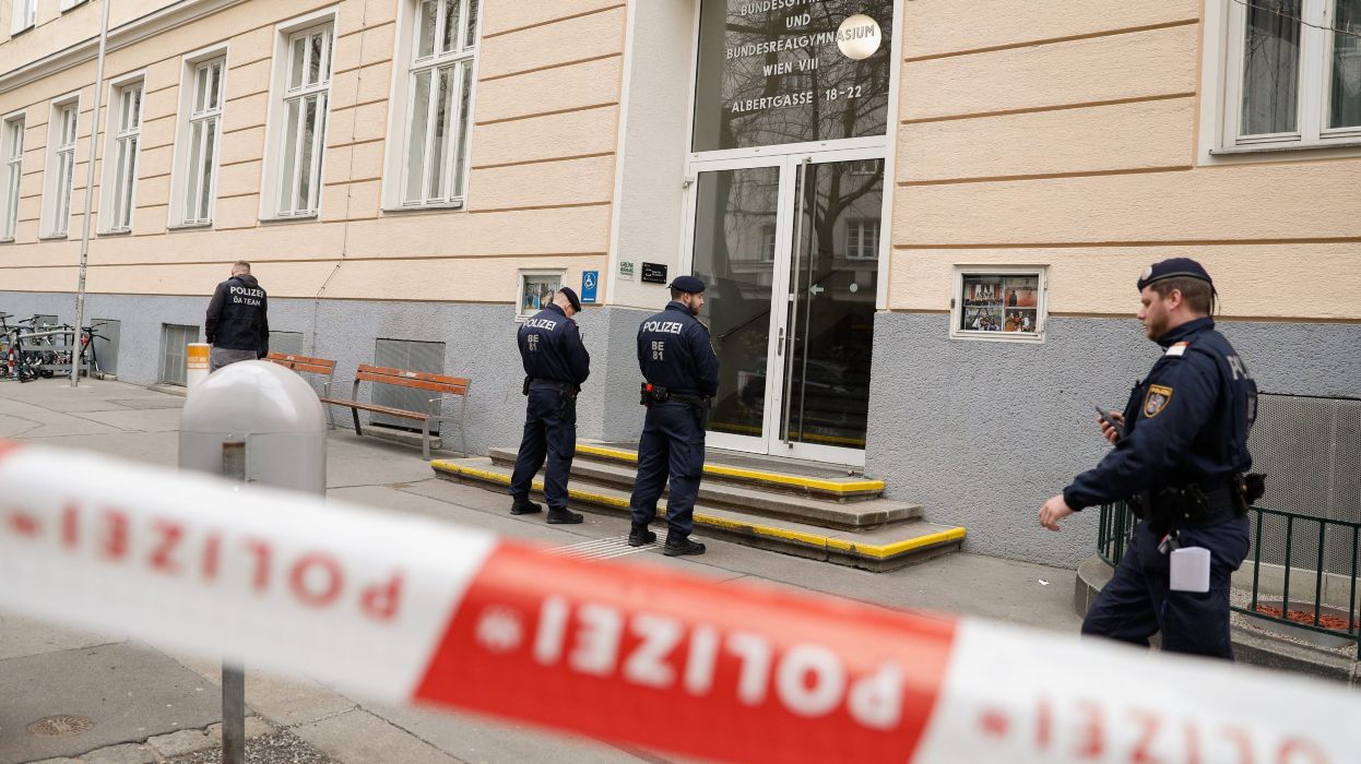 Bombafenyegetés osztrák tanintézményekben