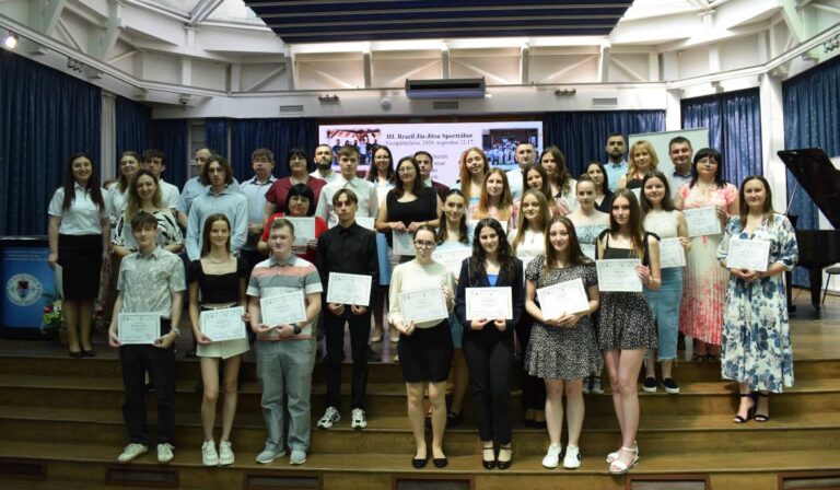 Ösztöndíj- és oklevélátadóval zárta a Zrínyi Ilona Szakkollégium a 25. tanévét