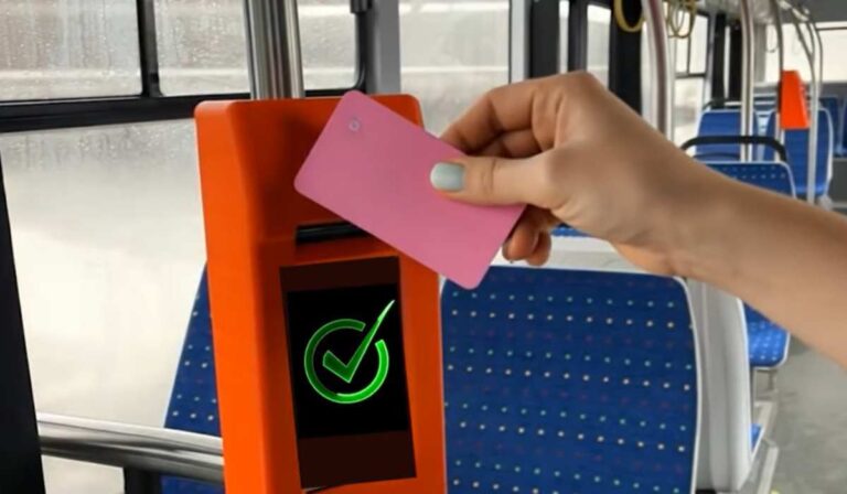 Megjelentek a fizető- és jegyautomaták az ungvári buszokon
