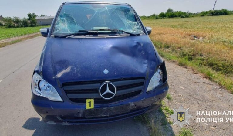 Személyautó és motorkerékpár ütközött Nagyszőlős közelében