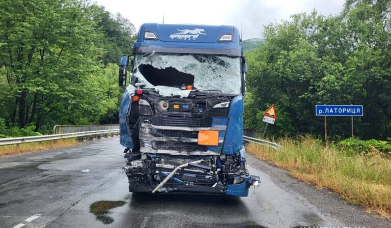 Két teherautó ütközött össze a Munkácsi járásban
