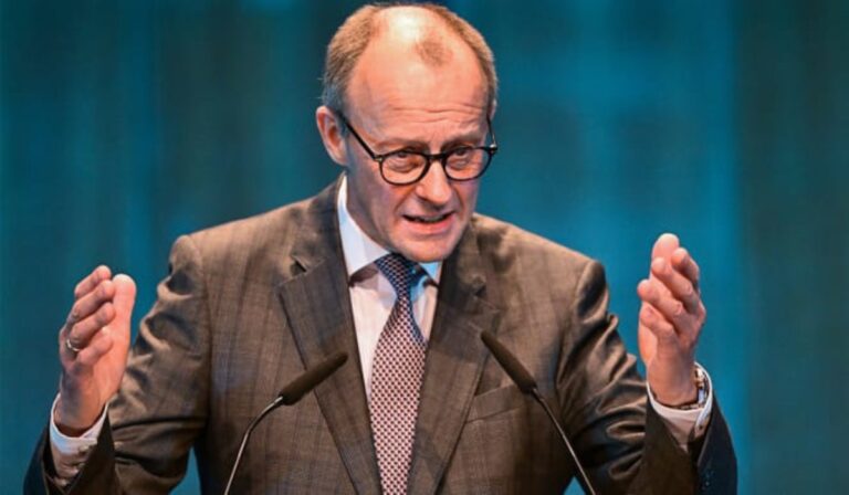 Friedrich Merz: maradjanak otthon az ukrán férfiak, és harcoljanak a hazájukért!