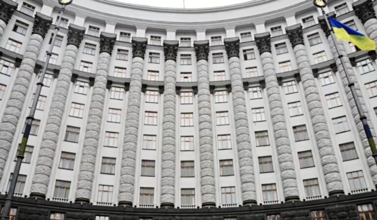 Katonai engedélyhez kötik a tömegrendezvények megtartását