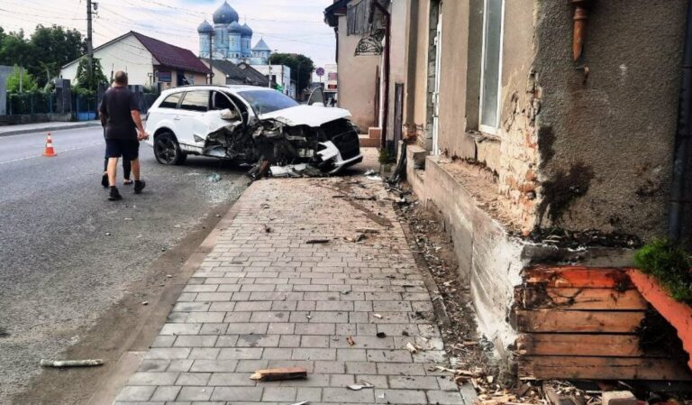Autóbaleset Nagyszőlősön