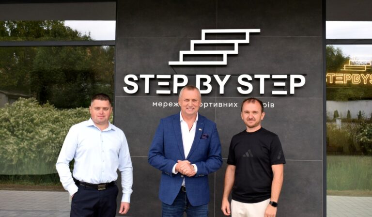 У Берегові відкрився новий спортивний центр «STEPBYSTEP»