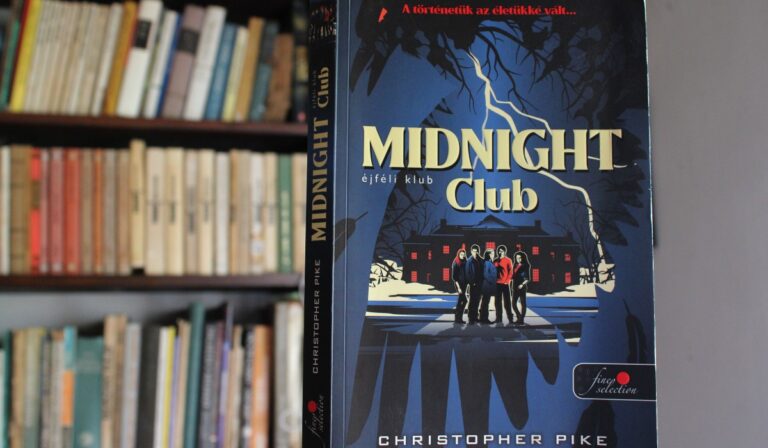 Könyvajánló: Éjféli klub