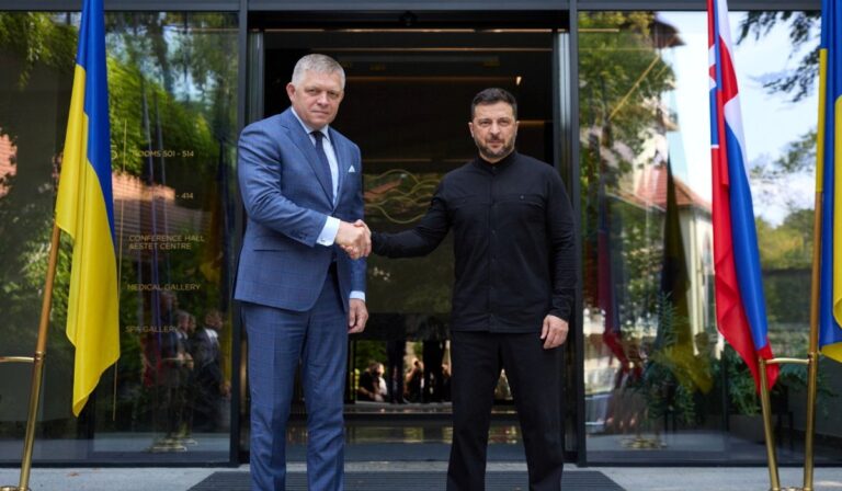 Telefonon tárgyalt Volodimir Zelenszkij és Robert Fico