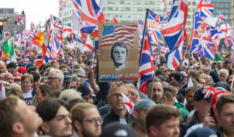 Tömegtüntetés Londonban