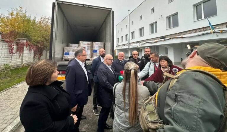 Lengyelország 30 ezer csomag antibiotikumot adott Ukrajnának