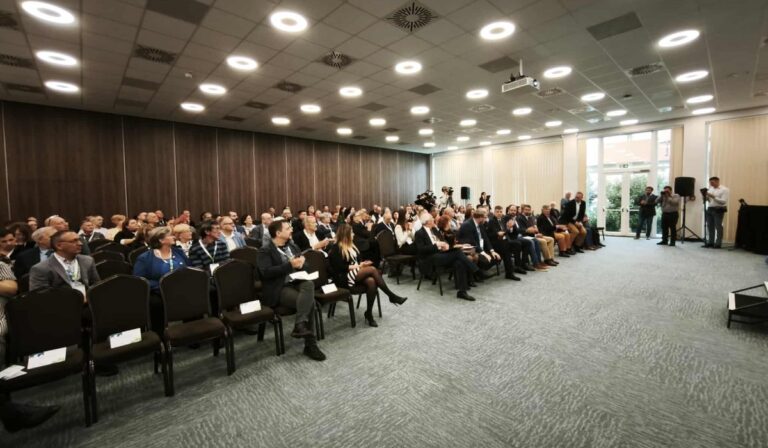 Kárpát-medencei médiamunkatársak találkozója Balatonalmádiban