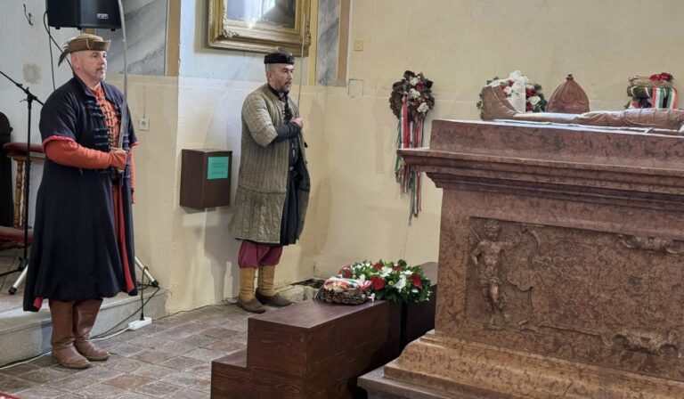 Dobóruszkán emlékeztek Eger hős kapitányára, Dobó Istvánra