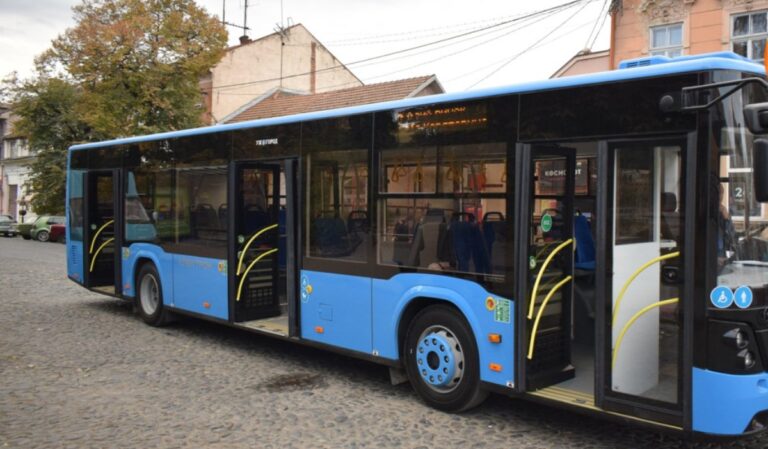 Ingyenes buszjáratok közlekednek Huszton mindenszentek napján