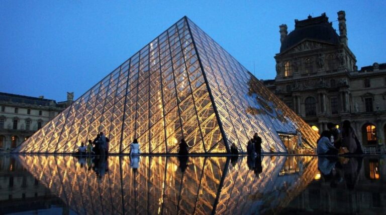A Louvre kirablása: 88 millió eurós kár