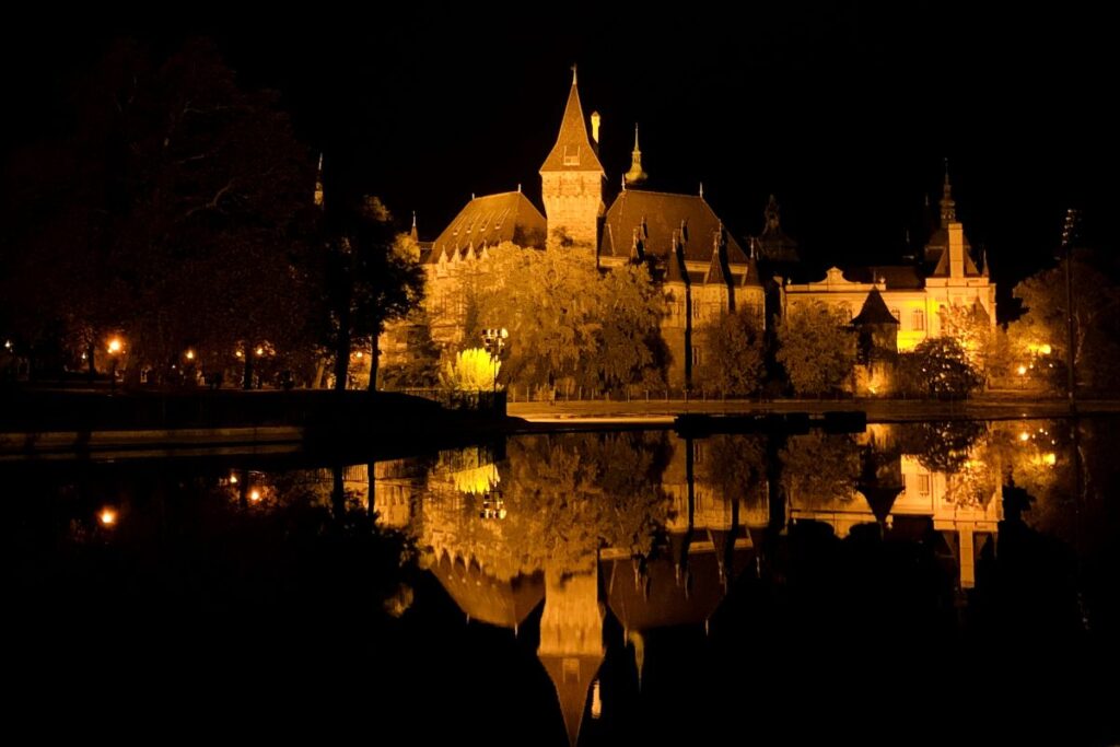 A Magyar Mezőgazdasági Múzeumnál.