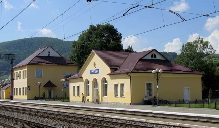 Két hétig nem állnak meg a vonatok Volócon