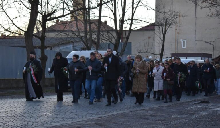 A kárpátaljai magyarság legnagyobb tragédiájára emlékeztek Beregszászban