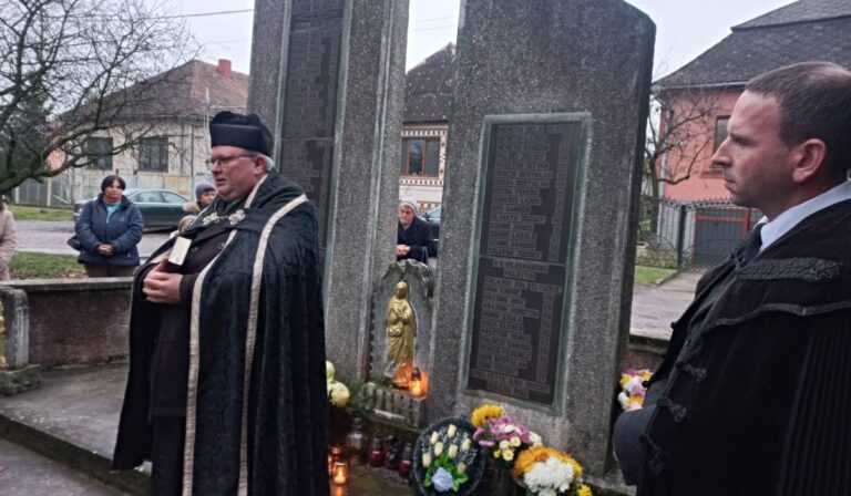 Főhajtás a málenykij robot áldozatai előtt