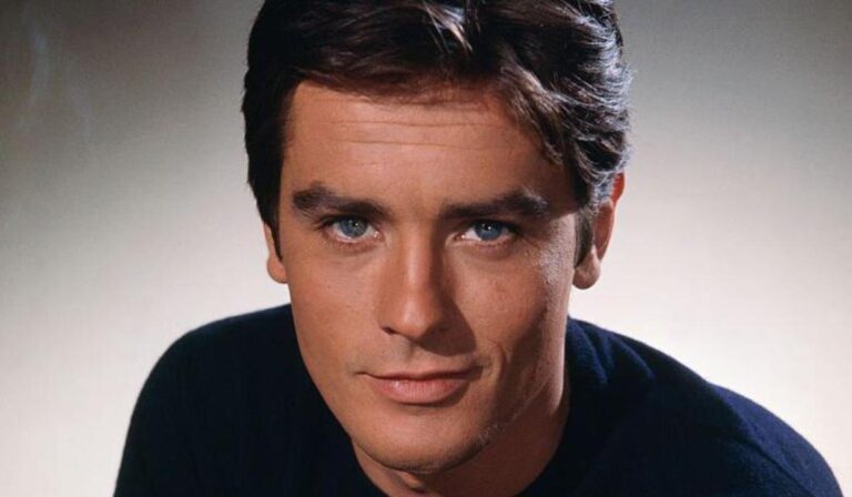 90 éve született Alain Delon