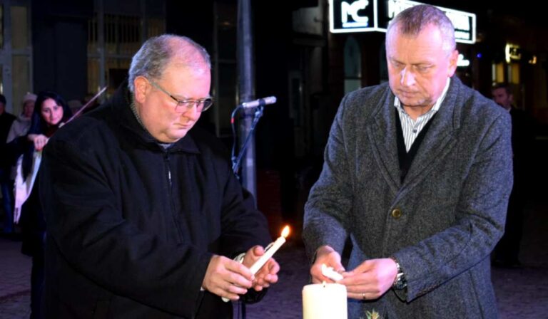 „Dacolva a sötétséggel…” – Közös Advent, a remény vasárnapja