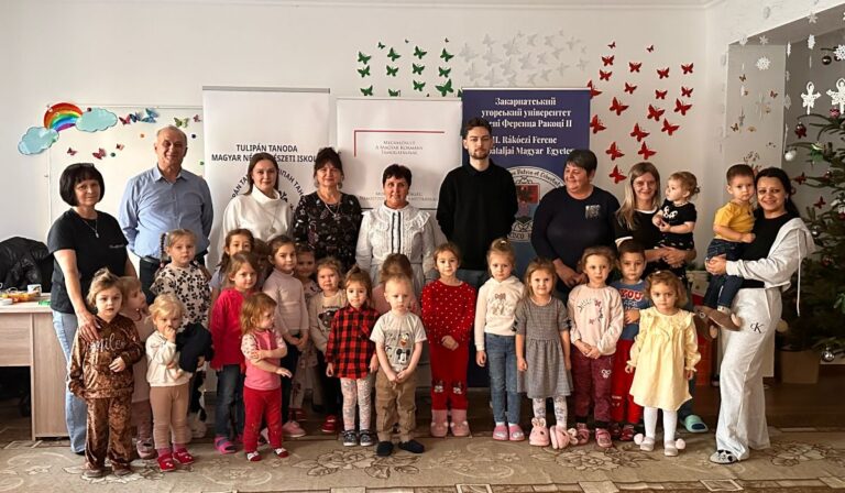 11 szórványtelepülésen adott adventi koncertet a Tulipán Tanoda Magyar Népművészeti Iskola