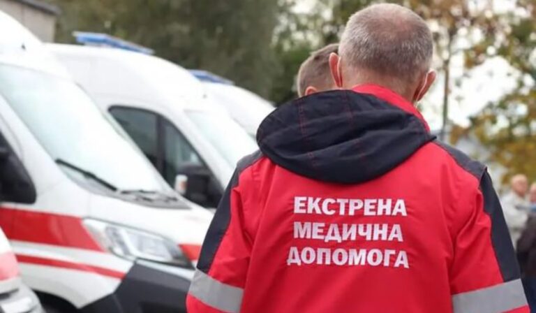 Jövőre 35 ezer hrivnyára emelkedik a mentőorvosok alapbére