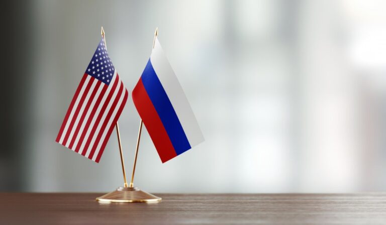Megkezdődtek az orosz-amerikai tárgyalások a Kremlben