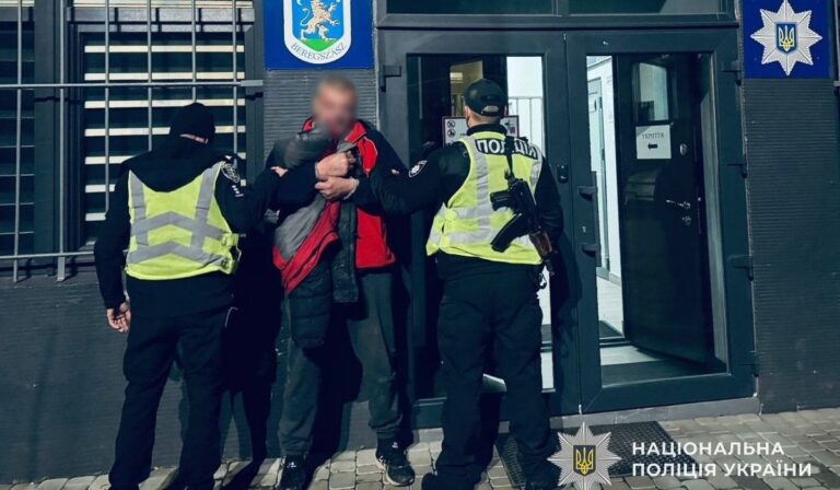 Bombával fenyegetőzött egy férfi a haranglábi határon
