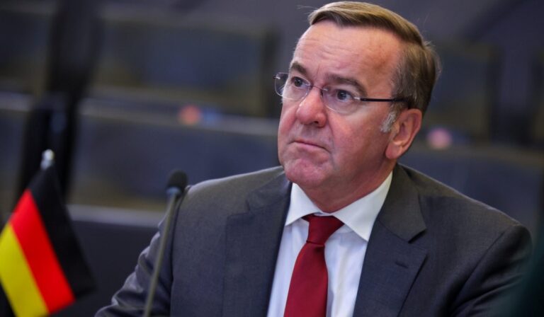 Német védelmi miniszter: Az USA-nak szüksége van Európára