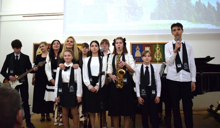 A remény hangjai – Várnagy Andrea és a ZeneVarázslat növendékeinek koncertje