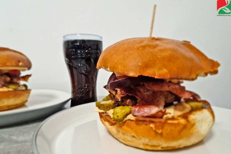Házi baconös sertés hamburger