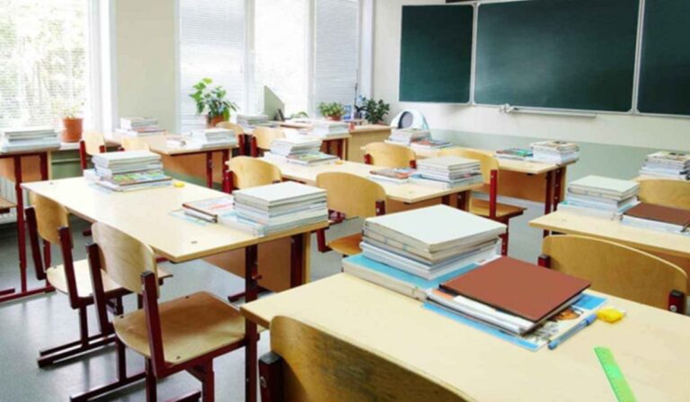 Megkezdődött az első osztályba történő beiratkozás Ungváron