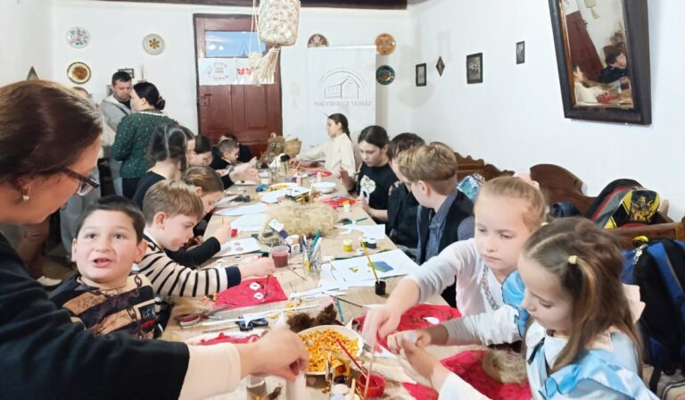 Farsangi vidámsággal nyitotta az évadot a Nagyberegi Tájház