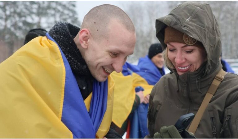 Ukraine returns 157 servicemen from captivity