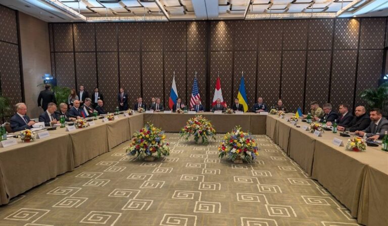 Második napjukhoz érkeztek a genfi tárgyalások