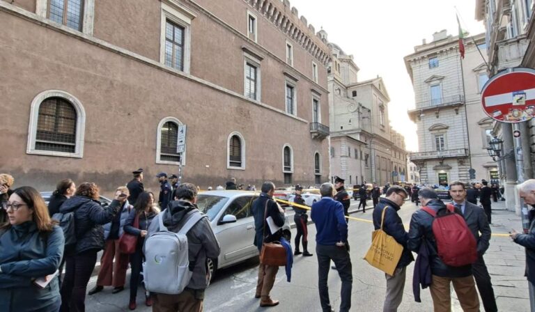 Több bombariadó volt Rómában kedd délután