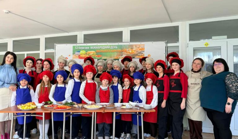 Mesterkurzust tartottak a Nemzetközi Iskolai Étkeztetés Napja alkalmából Beregszászban