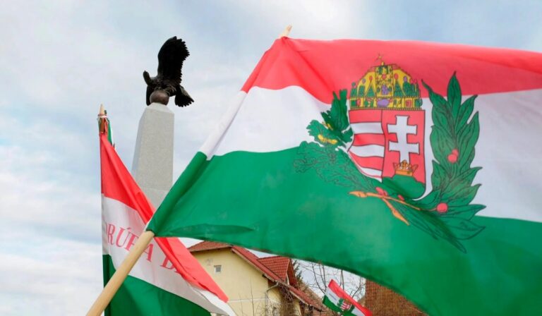 Ma van a magyar zászló és címer napja