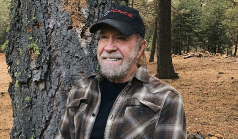 Meghalt Chuck Norris