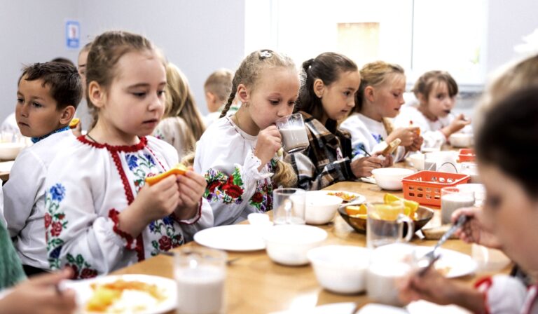 Ingyenes iskolai ebéd minden diák számára