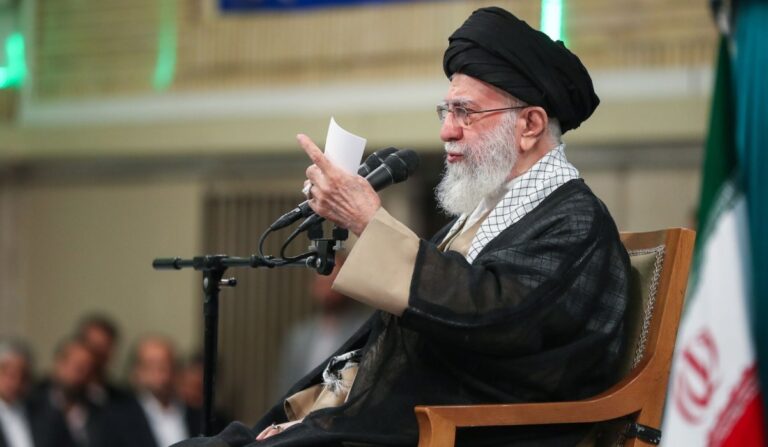 Meghalt Ali Hamenei ajatollah, Irán legfelsőbb vezetője 