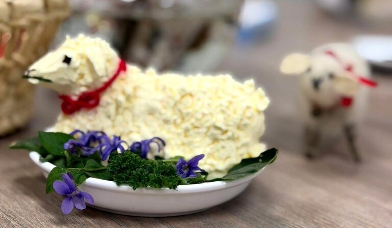 Vajbáránykészítés és barkakötözés – húsvéti kézműves foglalkozást tartottak Beregszászban