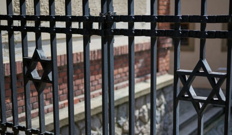 Zsinagógát próbáltak felgyújtani Londonban
