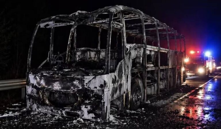 Menet közben gyulladt ki a Prága–Técső buszjárat