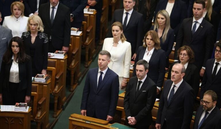 Kedden tesznek esküt a Tisza-kormány miniszterei