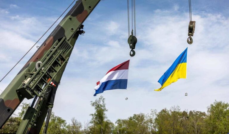 Holland kormányfő: az EU-tagállamoknak fokozniuk kell Ukrajna támogatását